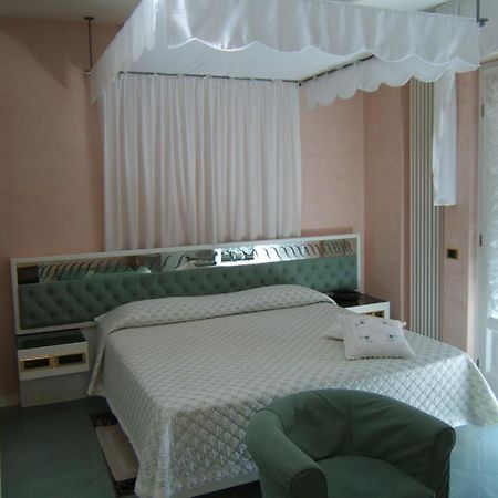 Hotel Matilde Marina di Massa Rom bilde