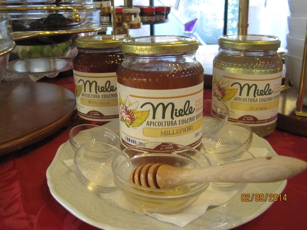 Hotel Matilde Marina di Massa Eksteriør bilde