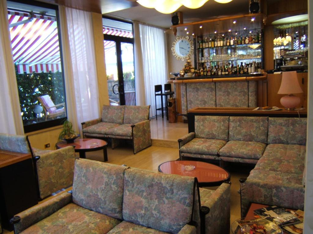 Hotel Matilde Marina di Massa Eksteriør bilde