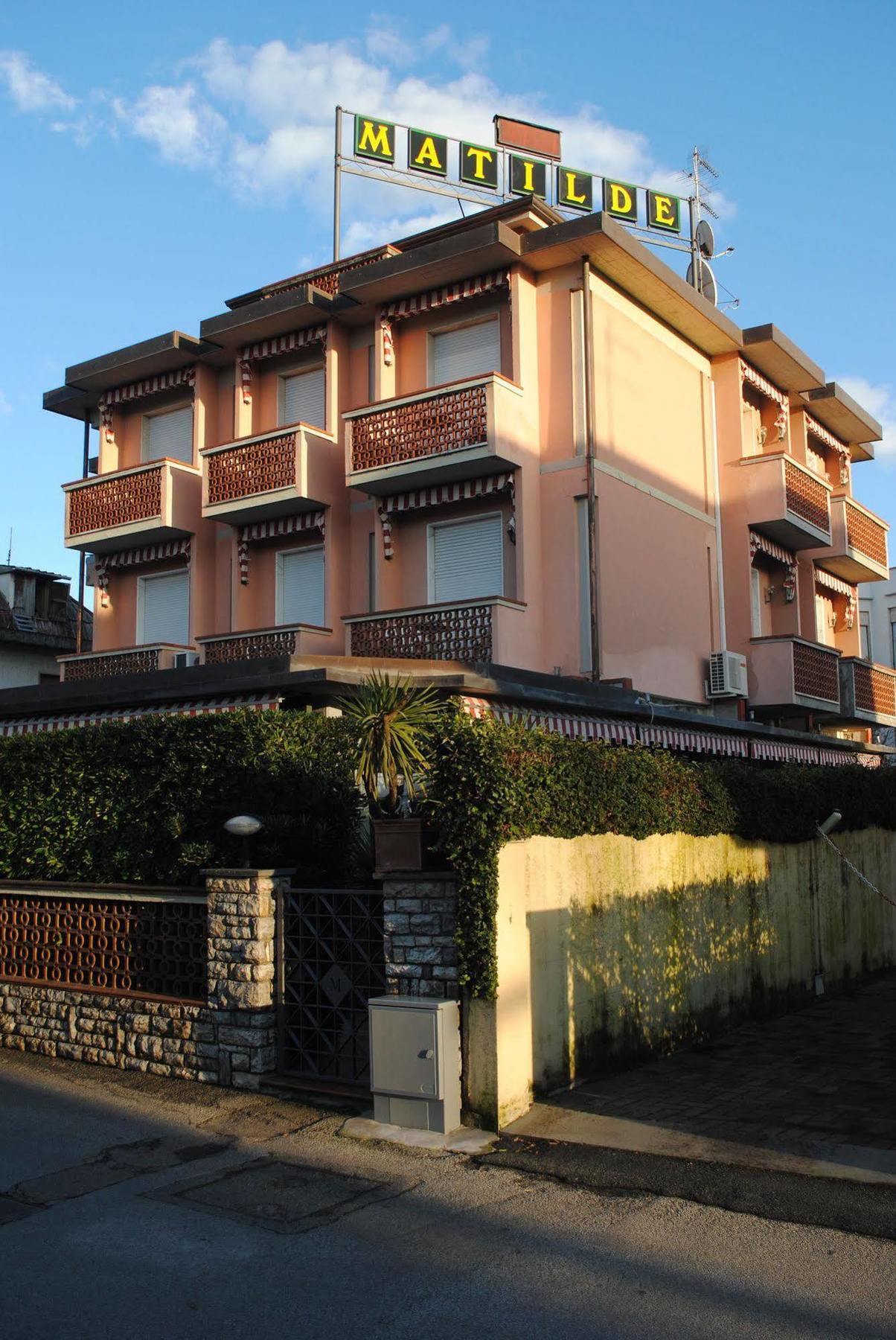 Hotel Matilde Marina di Massa Eksteriør bilde