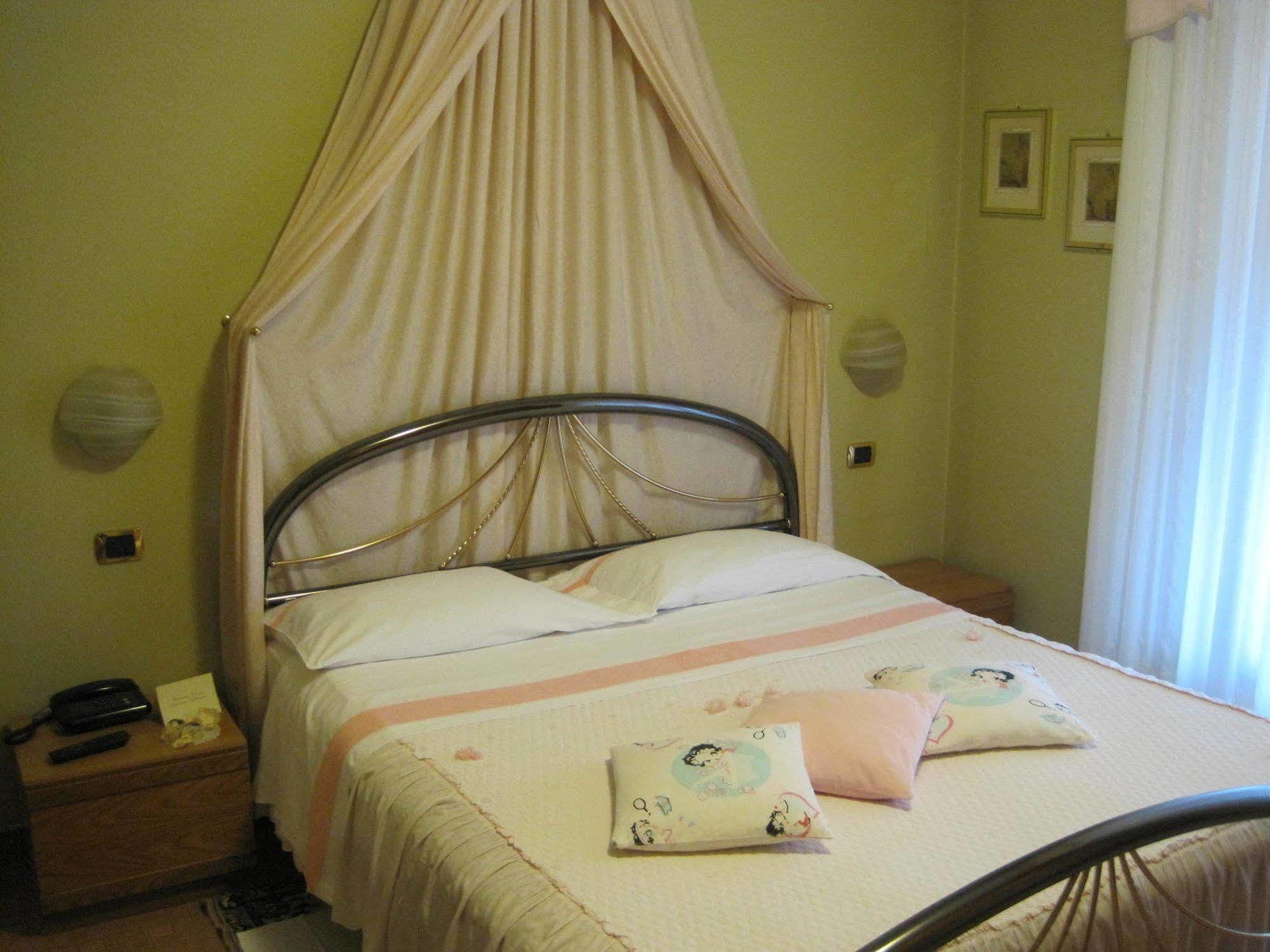 Hotel Matilde Marina di Massa Eksteriør bilde