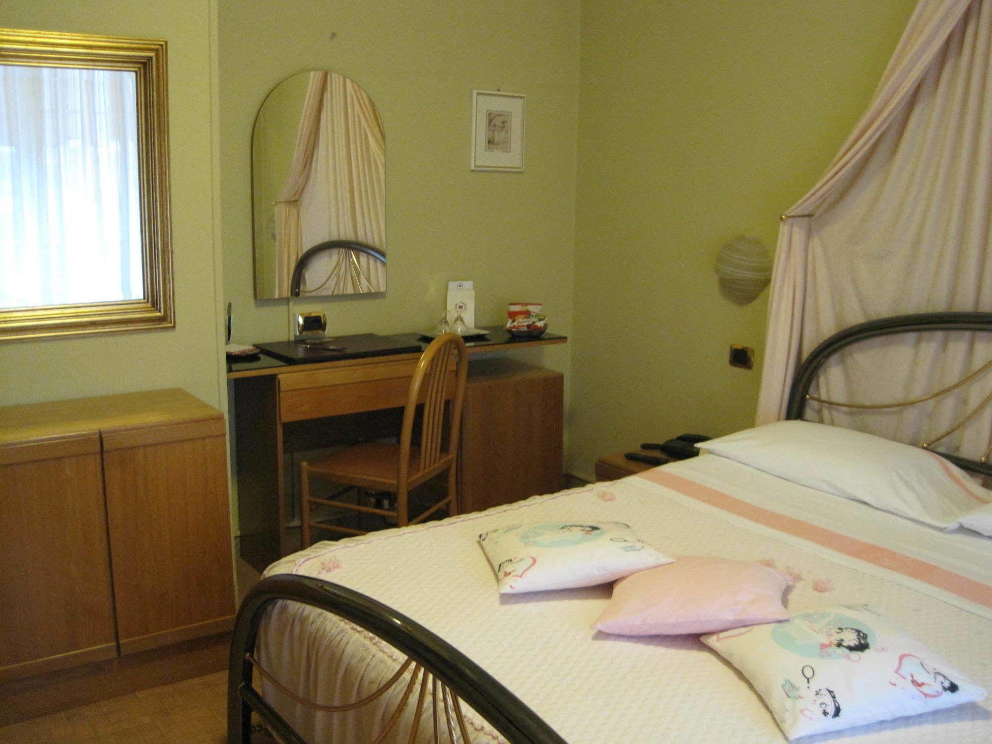 Hotel Matilde Marina di Massa Eksteriør bilde